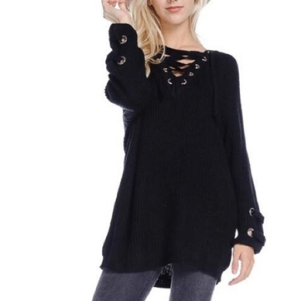 Lace up sweater | black